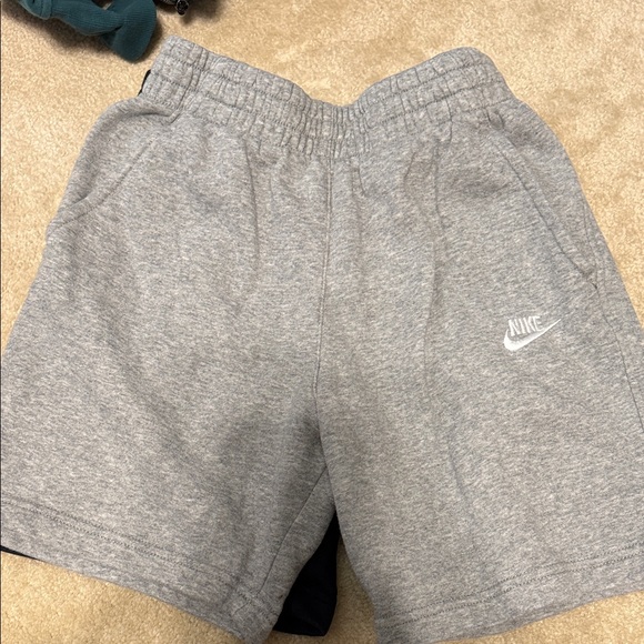 Nike Charcoal Gray Sports Shorts - Picture 3 of 4